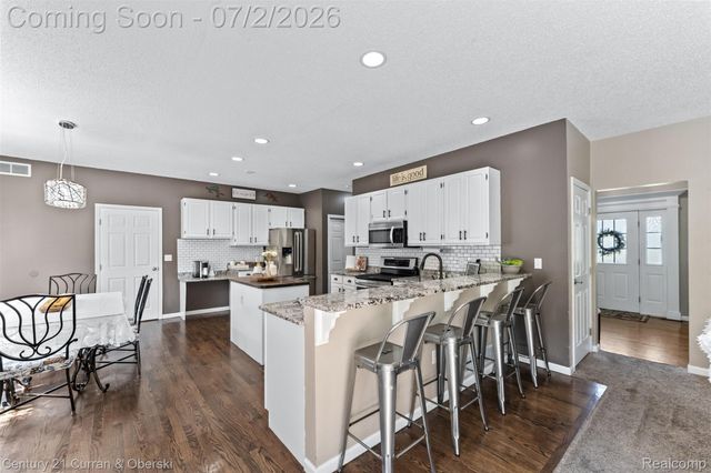 9298 Anacapa Bay Drive, Hamburg Township, MI 48169