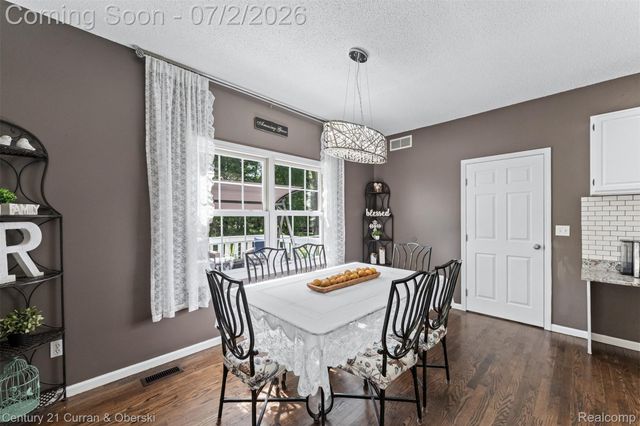 9298 Anacapa Bay Drive, Hamburg Township, MI 48169