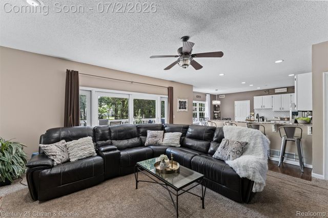 9298 Anacapa Bay Drive, Hamburg Township, MI 48169