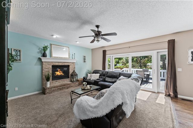 9298 Anacapa Bay Drive, Hamburg Township, MI 48169