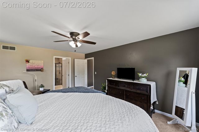 9298 Anacapa Bay Drive, Hamburg Township, MI 48169