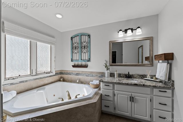 9298 Anacapa Bay Drive, Hamburg Township, MI 48169