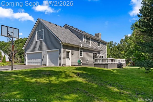 9298 Anacapa Bay Drive, Hamburg Township, MI 48169