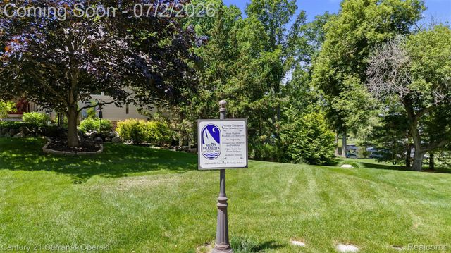 9298 Anacapa Bay Drive, Hamburg Township, MI 48169