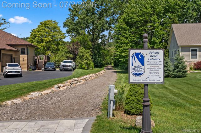 9298 Anacapa Bay Drive, Hamburg Township, MI 48169