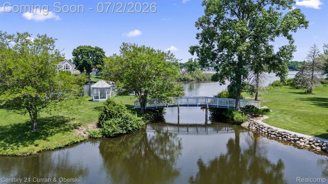 9298 Anacapa Bay Drive, Hamburg Township, MI 48169