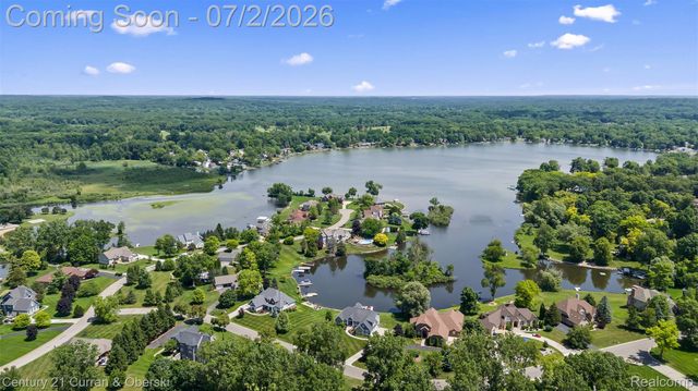 9298 Anacapa Bay Drive, Hamburg Township, MI 48169