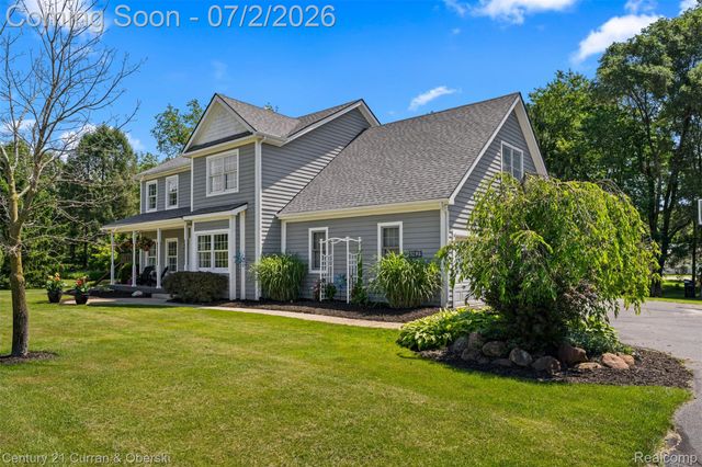 9298 Anacapa Bay Drive, Hamburg Township, MI 48169