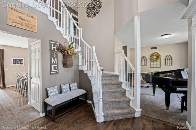 9298 Anacapa Bay Drive, Hamburg Township, MI 48169