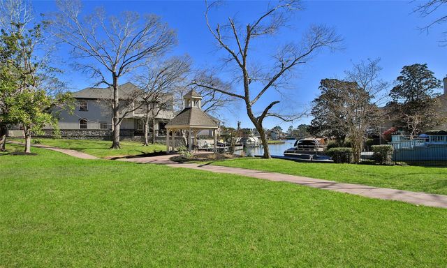 30 Winthrop Harbor Court, Montgomery, TX 77356
