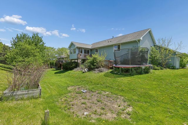 2711 Hilltop Lane, River Falls, WI 54022