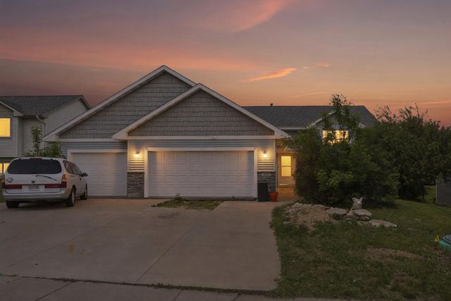 2711 Hilltop Lane, River Falls, WI 54022
