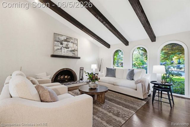 1865 Harvest Lane, Bloomfield Hills, MI 48302