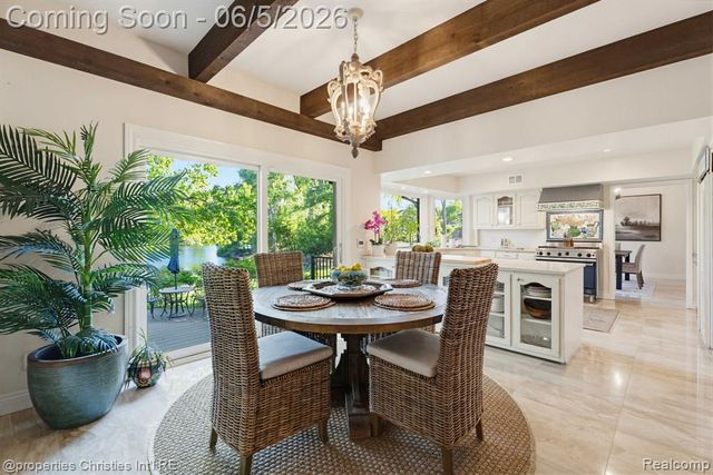 1865 Harvest Lane, Bloomfield Hills, MI 48302