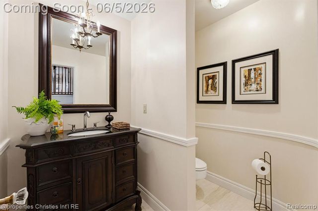 1865 Harvest Lane, Bloomfield Hills, MI 48302