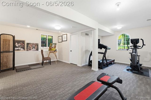 1865 Harvest Lane, Bloomfield Hills, MI 48302