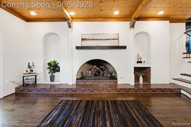 1865 Harvest Lane, Bloomfield Hills, MI 48302