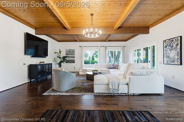 1865 Harvest Lane, Bloomfield Hills, MI 48302