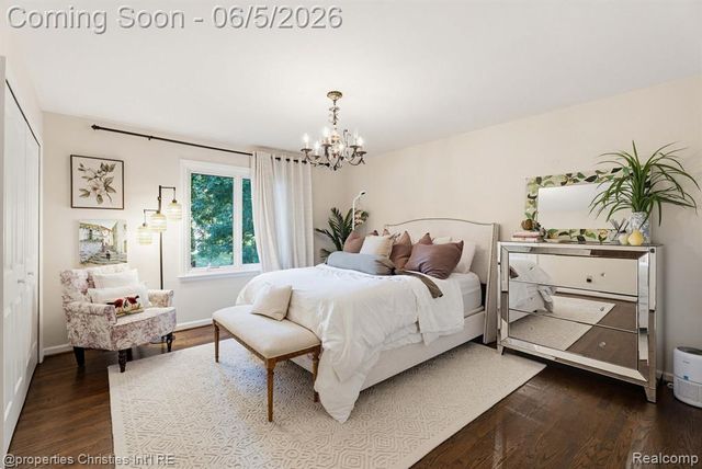 1865 Harvest Lane, Bloomfield Hills, MI 48302