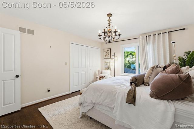 1865 Harvest Lane, Bloomfield Hills, MI 48302