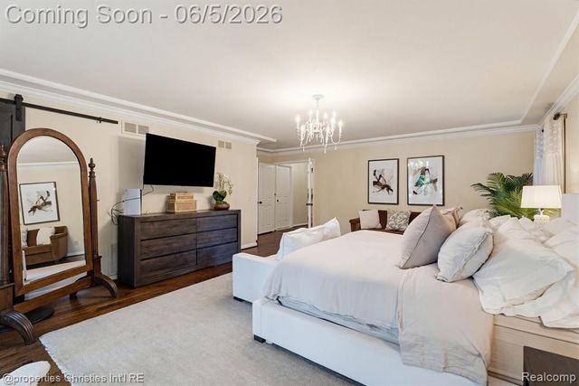 1865 Harvest Lane, Bloomfield Hills, MI 48302