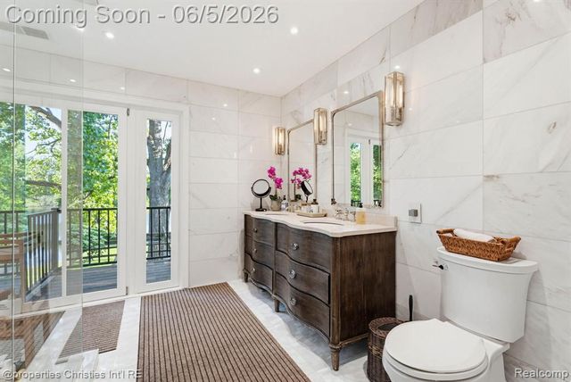 1865 Harvest Lane, Bloomfield Hills, MI 48302