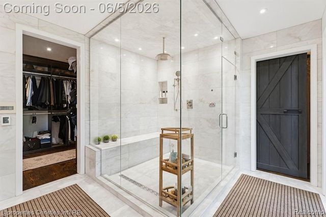 1865 Harvest Lane, Bloomfield Hills, MI 48302