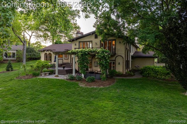 1865 Harvest Lane, Bloomfield Hills, MI 48302