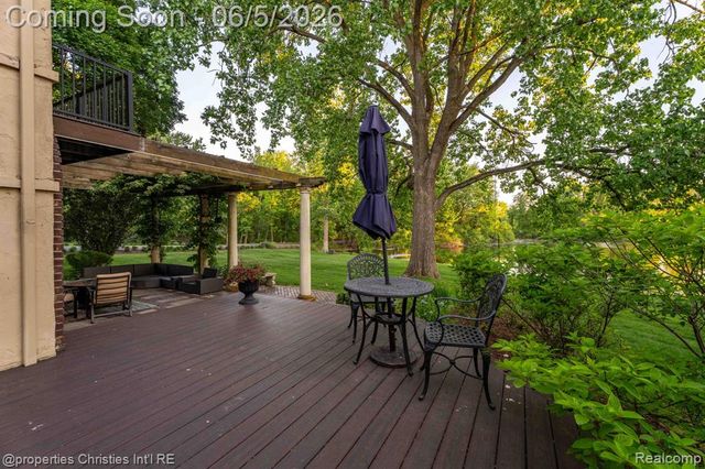 1865 Harvest Lane, Bloomfield Hills, MI 48302