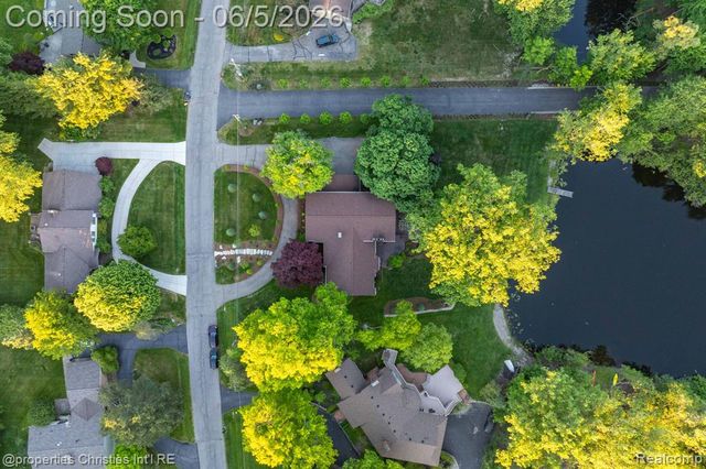 1865 Harvest Lane, Bloomfield Hills, MI 48302