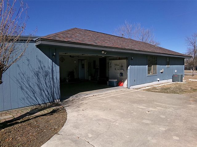 1913 Killarney DR, Leander, TX 78641