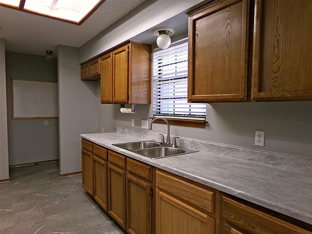 1913 Killarney DR, Leander, TX 78641