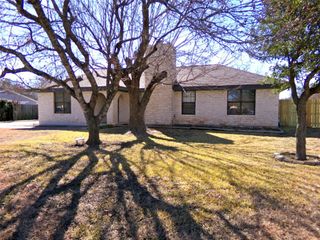 1913 Killarney DR, Leander, TX 78641