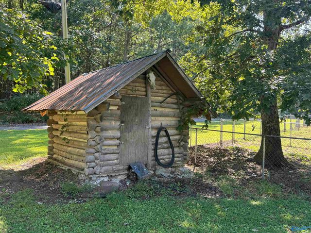 5654 County Road 39, Fackler, AL 35746