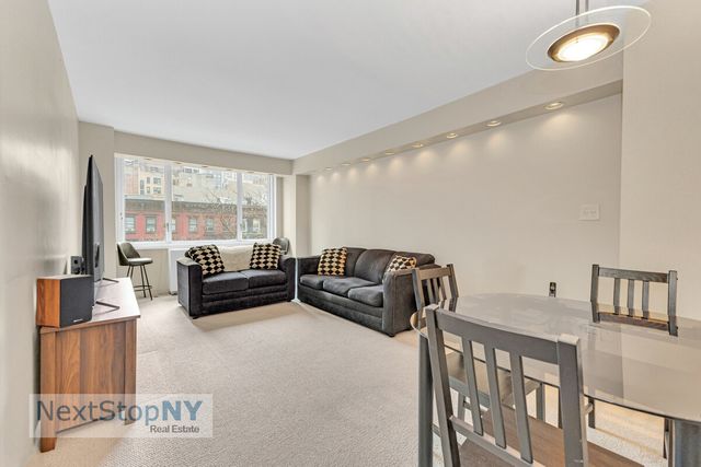 245 E 54th St Apt 4K, New York City, NY 10022