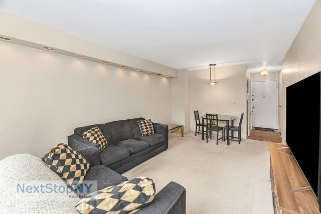 245 E 54th St Apt 4K, New York City, NY 10022