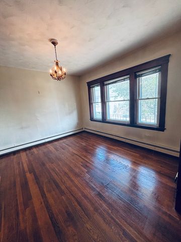 207 Gladstone St, Boston, MA 02128