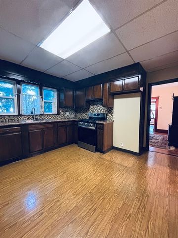 207 Gladstone St, Boston, MA 02128