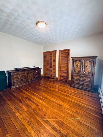 207 Gladstone St, Boston, MA 02128