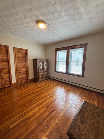 207 Gladstone St, Boston, MA 02128