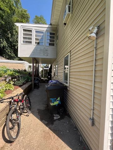 207 Gladstone St, Boston, MA 02128