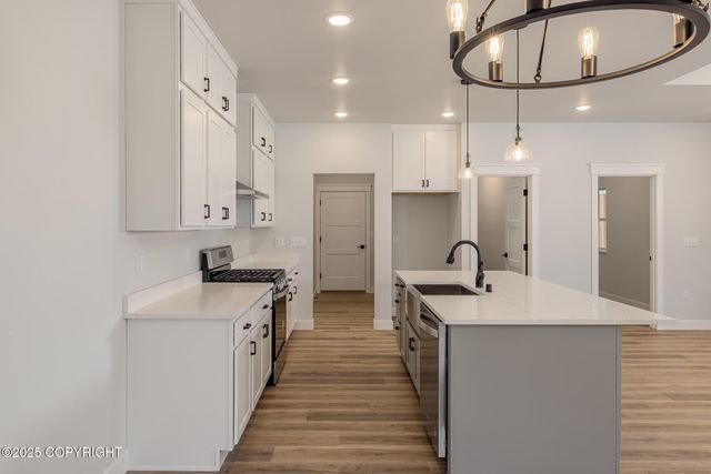 L6 B1 E Heartland Loop, Palmer, AK 99645