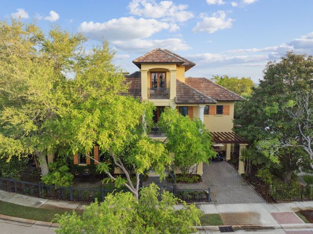 30 Place De La Fontaine, Miramar Beach, FL 32550