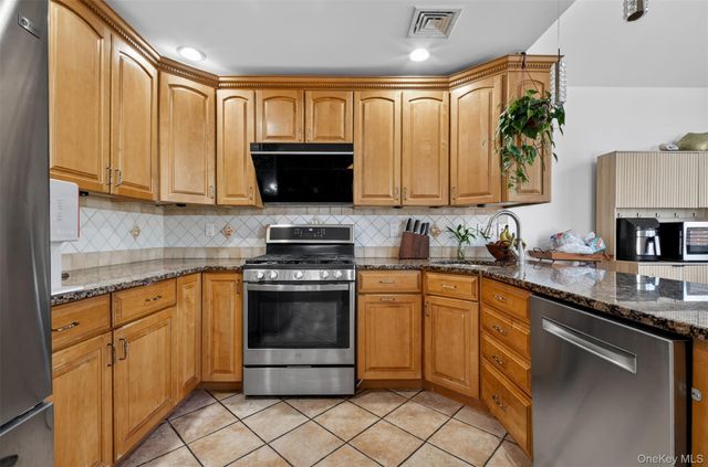 162-11 12th Road, Whitestone, NY 11357