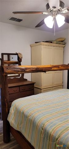 1012 W Denver Avenue, Seadrift, TX 77983