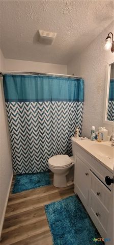 1012 W Denver Avenue, Seadrift, TX 77983