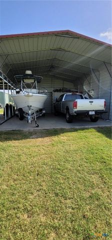 1012 W Denver Avenue, Seadrift, TX 77983