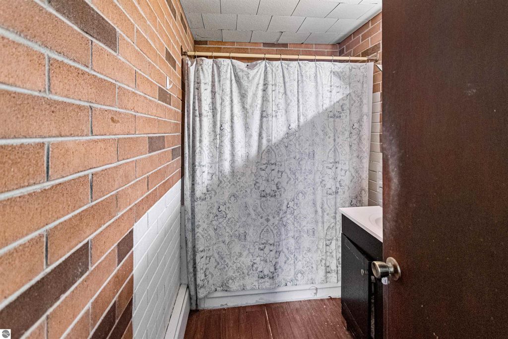 Image 17 of property listing at 1638-1640 S Garfield Avenue, Traverse City, MI 49686