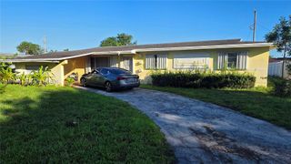 2915 NW 183rd St, Miami Gardens, FL 33056
