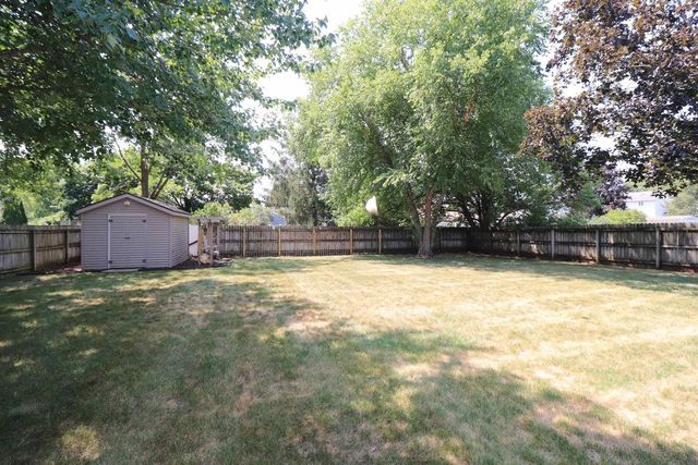 3627 Tripp Road, Janesville, WI 53547